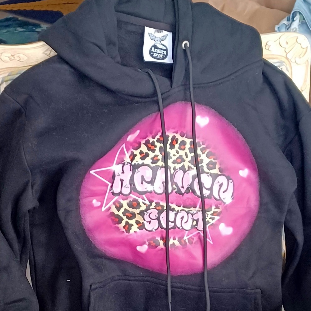 Heaven Sent black Sweatshirt with Bubble gum Pink circle/ leopard print